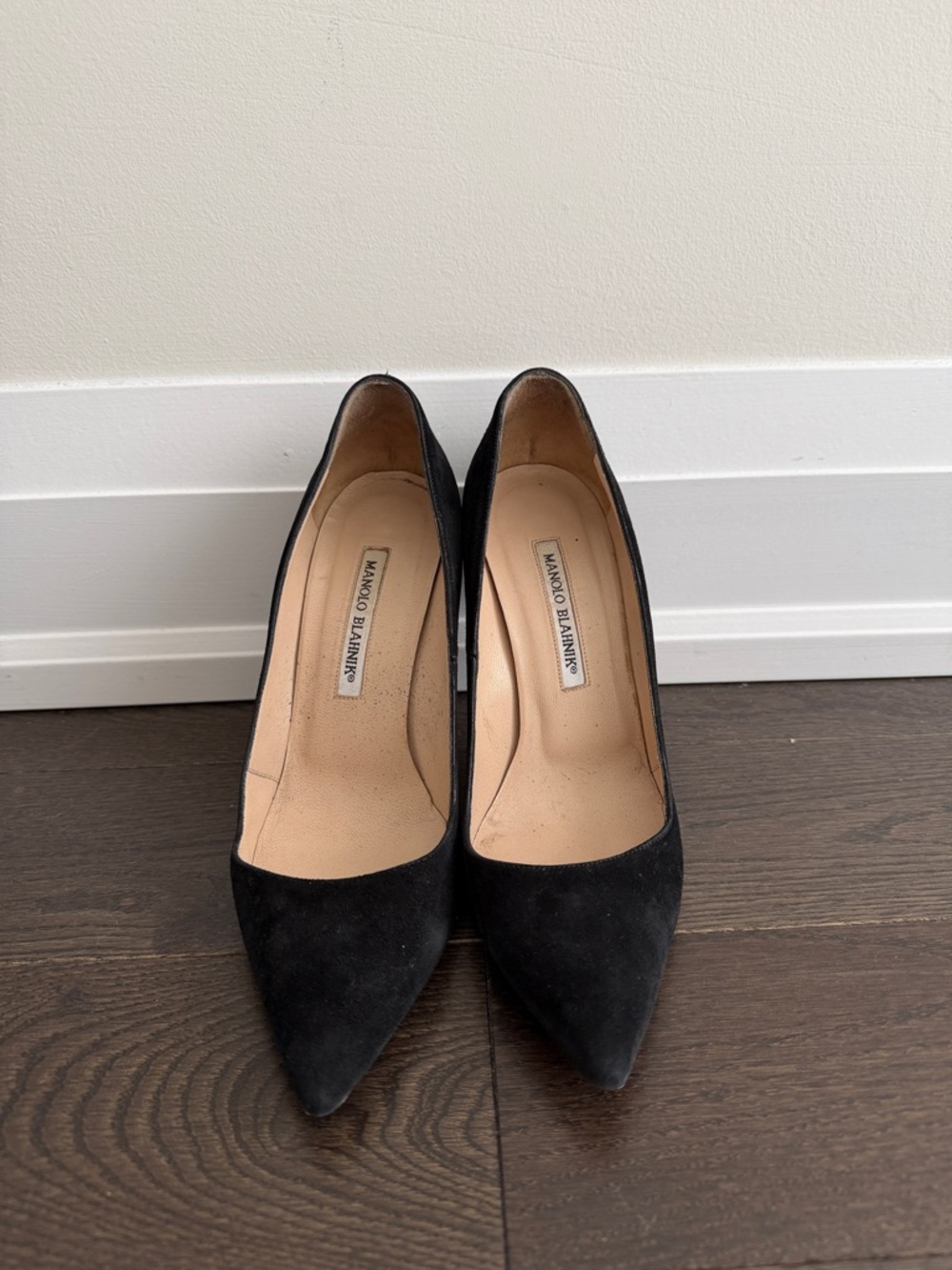 Manolo Blahnik black suede pointed heels 37.5